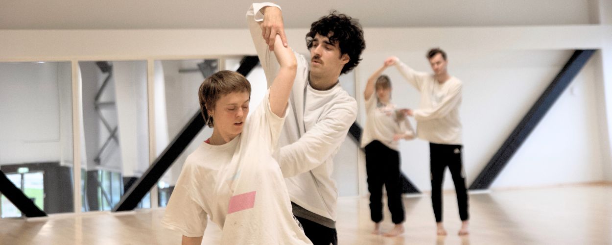 Dansere fra contemporary workshop afholdt af Lea Christensen